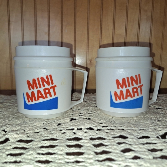 Aladdin Mini Mart Mugs with Lids, 12 ounces, 1980s - Picture 1 of 11